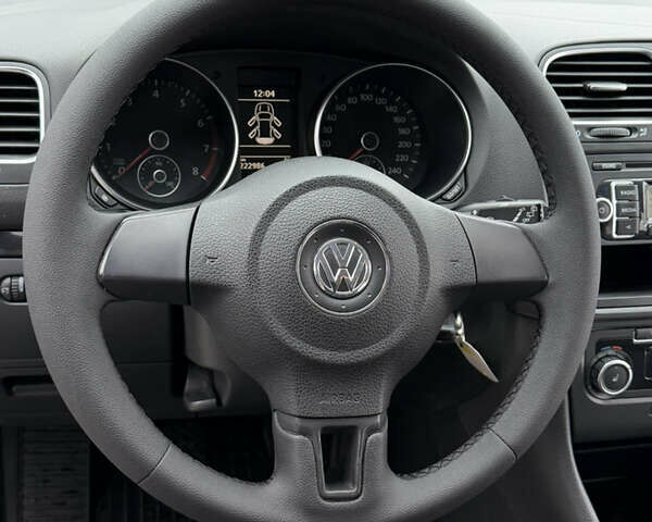 Серый Фольксваген Гольф, объемом двигателя 1.6 л и пробегом 222 тыс. км за 7999 $, фото 40 на Automoto.ua