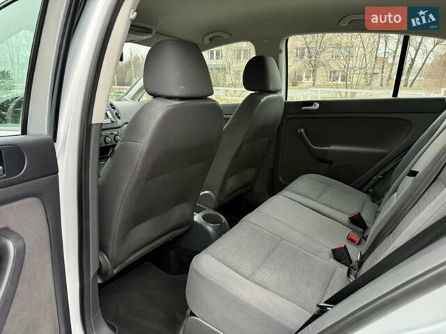 Сірий Фольксваген Гольф, об'ємом двигуна 1.6 л та пробігом 204 тис. км за 7700 $, фото 24 на Automoto.ua