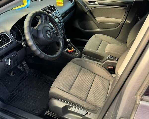 Фольксваген Гольф 2009 в Хмельницком на Automoto.ua Серый Фольксваген Гольф, объемом двигателя 1.97 л и пробегом 233 тыс. км за 8000 $, фото 8 на Automoto.ua