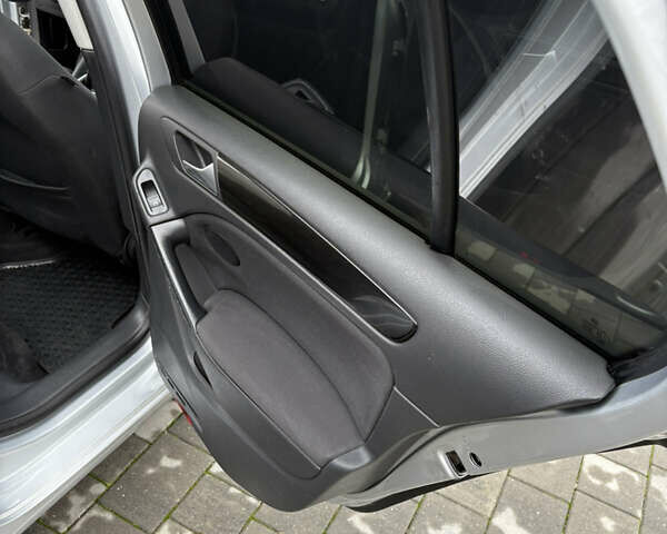 Серый Фольксваген Гольф, объемом двигателя 1.6 л и пробегом 216 тыс. км за 7700 $, фото 20 на Automoto.ua