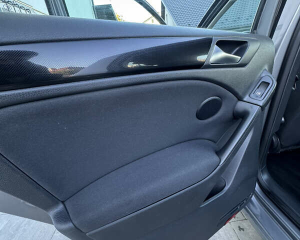 Сірий Фольксваген Гольф, об'ємом двигуна 1.6 л та пробігом 207 тис. км за 7790 $, фото 35 на Automoto.ua