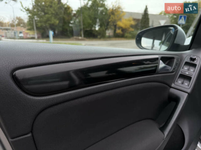 Серый Фольксваген Гольф, объемом двигателя 1.6 л и пробегом 222 тыс. км за 7999 $, фото 25 на Automoto.ua