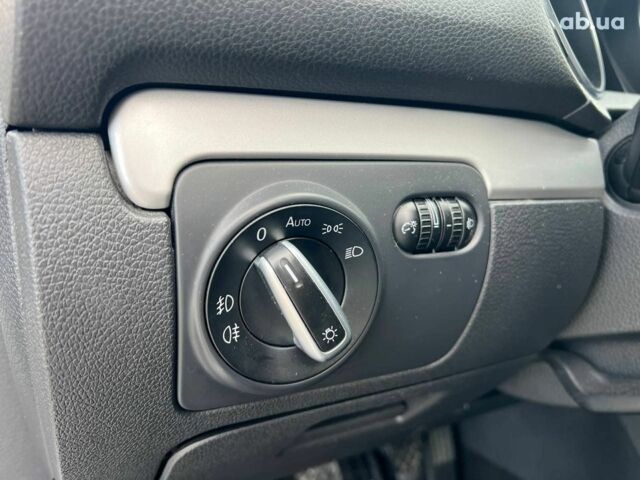 Сірий Фольксваген Гольф, об'ємом двигуна 1.6 л та пробігом 262 тис. км за 8440 $, фото 16 на Automoto.ua