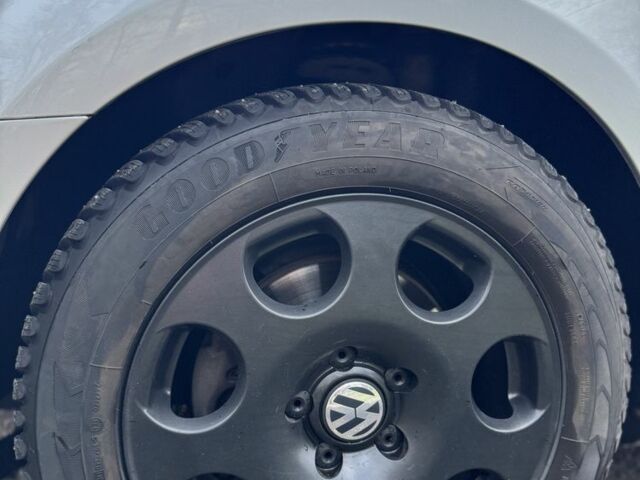 Серый Фольксваген Гольф, объемом двигателя 1.4 л и пробегом 251 тыс. км за 7800 $, фото 7 на Automoto.ua