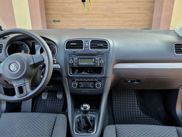 Серый Фольксваген Гольф, объемом двигателя 1.4 л и пробегом 215 тыс. км за 6990 $, фото 6 на Automoto.ua