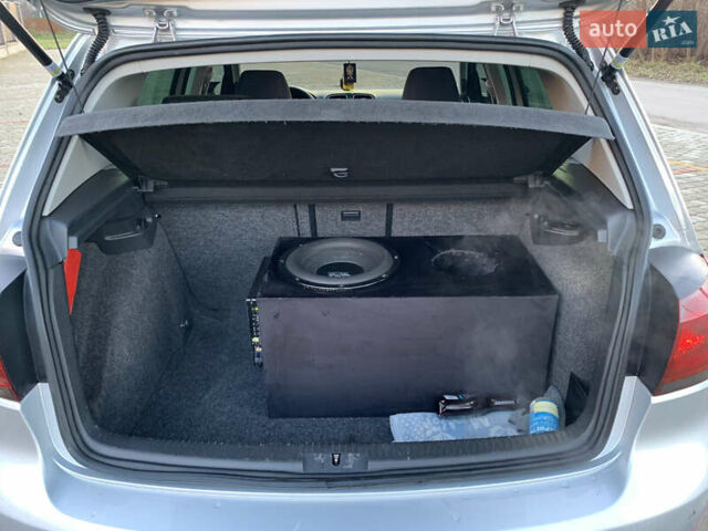 Серый Фольксваген Гольф, объемом двигателя 1.39 л и пробегом 242 тыс. км за 9999 $, фото 21 на Automoto.ua