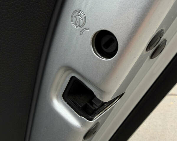 Серый Фольксваген Гольф, объемом двигателя 1.6 л и пробегом 222 тыс. км за 7999 $, фото 31 на Automoto.ua