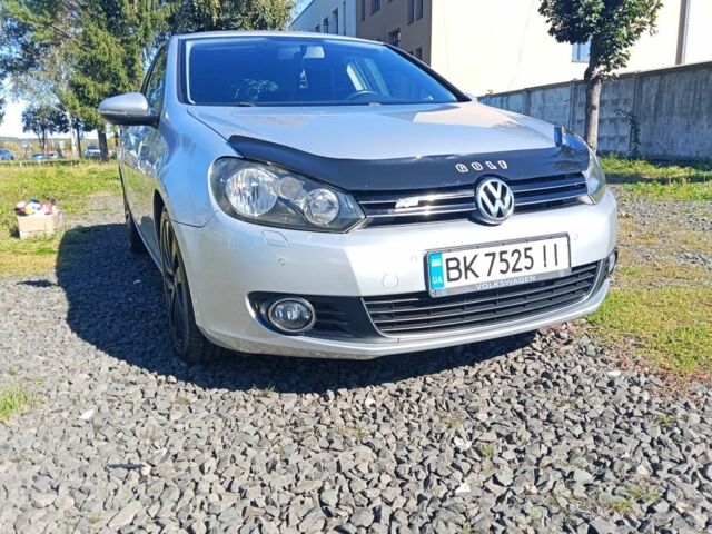 Фольксваген Гольф 2009 у Луцьку на Automoto.ua Сірий Фольксваген Гольф, об'ємом двигуна 1.4 л та пробігом 234 тис. км за 6800 $, фото 1 на Automoto.ua