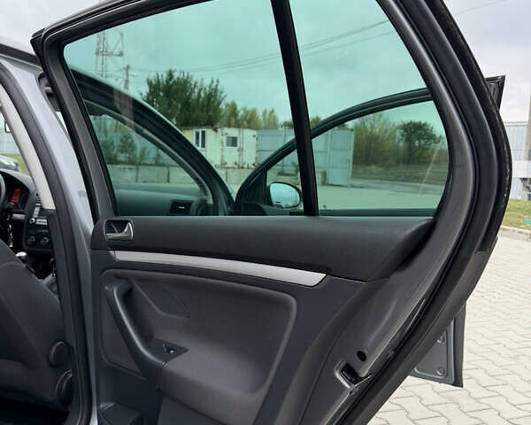 Серый Фольксваген Гольф, объемом двигателя 1.4 л и пробегом 204 тыс. км за 6350 $, фото 27 на Automoto.ua