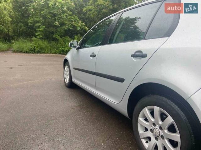 Сірий Фольксваген Гольф, об'ємом двигуна 1.6 л та пробігом 227 тис. км за 5499 $, фото 2 на Automoto.ua