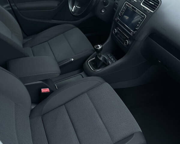 Серый Фольксваген Гольф, объемом двигателя 1.4 л и пробегом 203 тыс. км за 8200 $, фото 42 на Automoto.ua