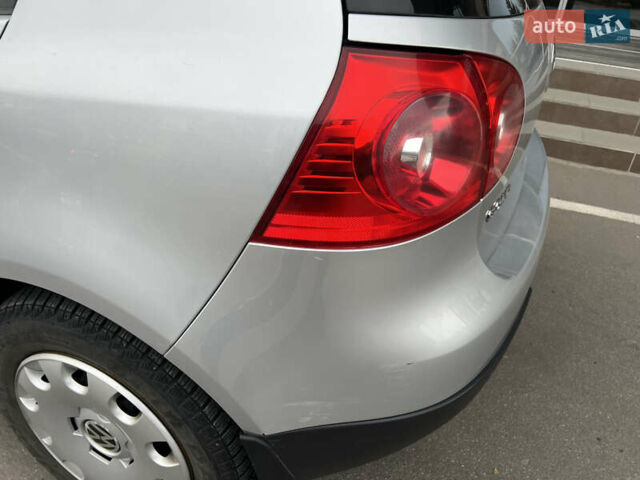 Серый Фольксваген Гольф, объемом двигателя 1.6 л и пробегом 98 тыс. км за 8100 $, фото 7 на Automoto.ua