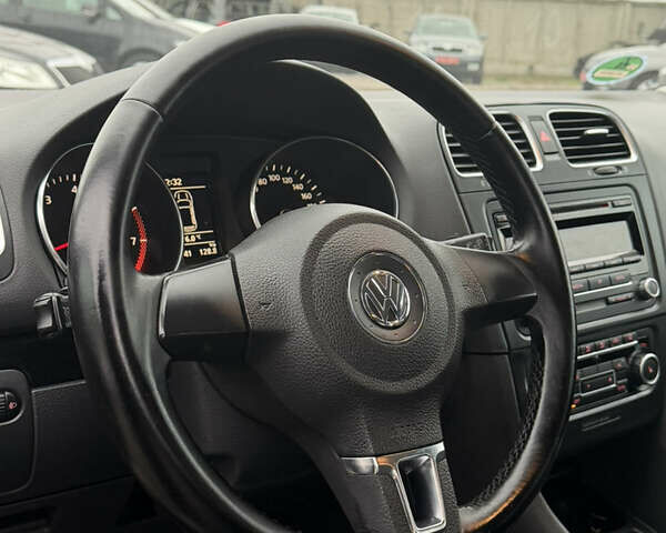 Серый Фольксваген Гольф, объемом двигателя 1.6 л и пробегом 208 тыс. км за 7999 $, фото 25 на Automoto.ua