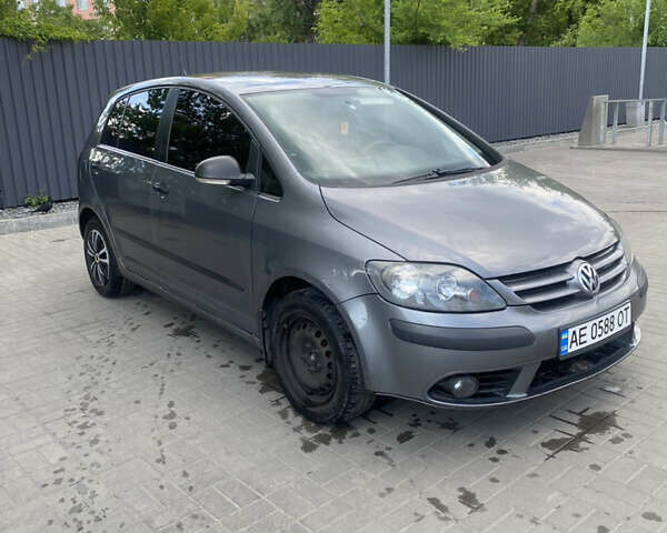 Серый Фольксваген Гольф, объемом двигателя 1.6 л и пробегом 290 тыс. км за 5500 $, фото 2 на Automoto.ua