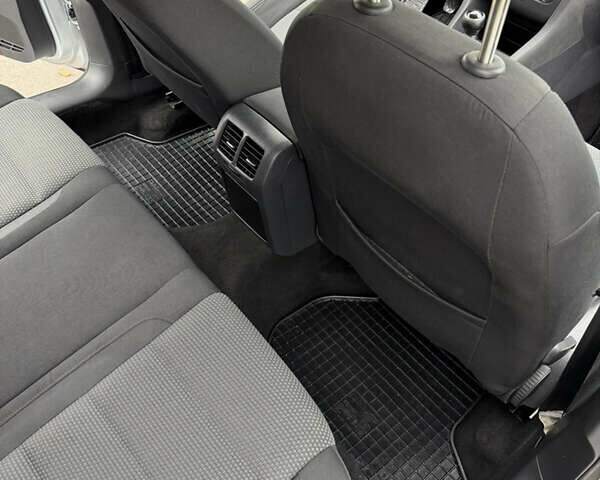 Серый Фольксваген Гольф, объемом двигателя 1.6 л и пробегом 222 тыс. км за 7999 $, фото 33 на Automoto.ua