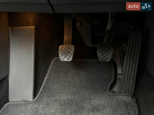 Серый Фольксваген Гольф, объемом двигателя 1.4 л и пробегом 204 тыс. км за 6350 $, фото 39 на Automoto.ua