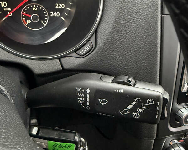 Серый Фольксваген Гольф, объемом двигателя 1.6 л и пробегом 208 тыс. км за 7999 $, фото 44 на Automoto.ua