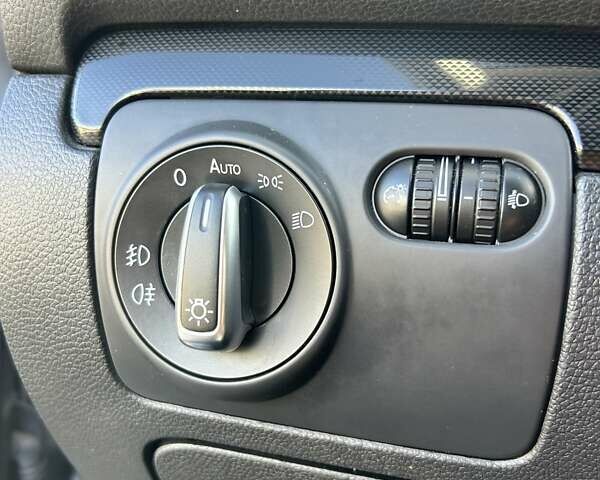 Сірий Фольксваген Гольф, об'ємом двигуна 1.39 л та пробігом 191 тис. км за 8000 $, фото 25 на Automoto.ua