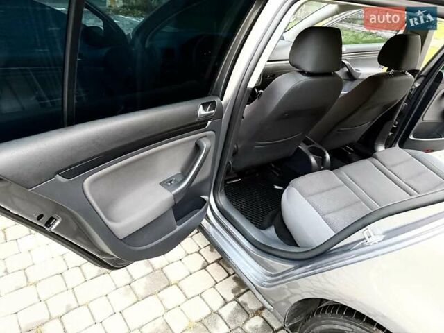 Серый Фольксваген Гольф, объемом двигателя 1.4 л и пробегом 170 тыс. км за 5299 $, фото 18 на Automoto.ua