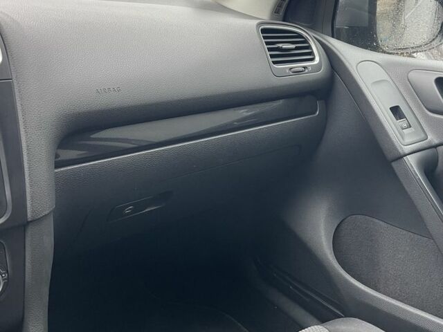 Серый Фольксваген Гольф, объемом двигателя 1.4 л и пробегом 216 тыс. км за 6999 $, фото 19 на Automoto.ua