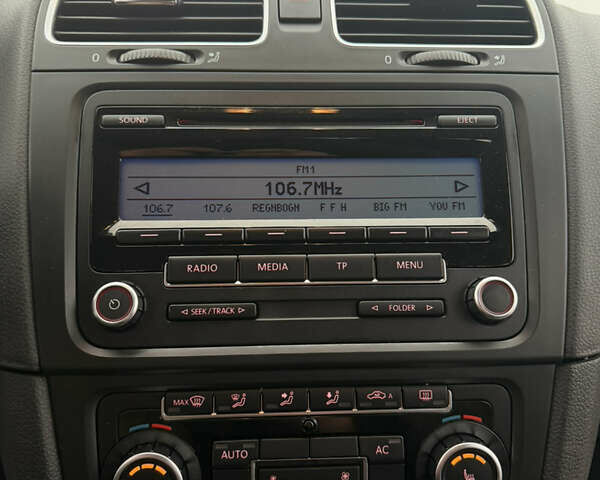 Серый Фольксваген Гольф, объемом двигателя 1.6 л и пробегом 208 тыс. км за 7999 $, фото 45 на Automoto.ua