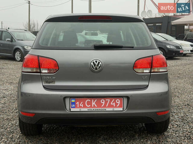 Серый Фольксваген Гольф, объемом двигателя 1.6 л и пробегом 208 тыс. км за 7999 $, фото 16 на Automoto.ua
