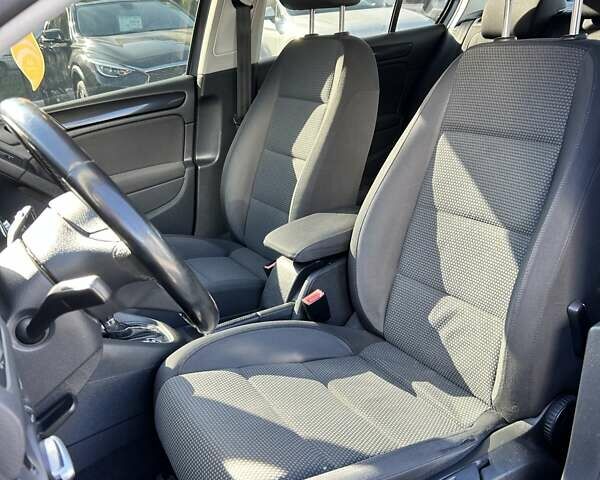 Сірий Фольксваген Гольф, об'ємом двигуна 1.39 л та пробігом 191 тис. км за 8000 $, фото 23 на Automoto.ua