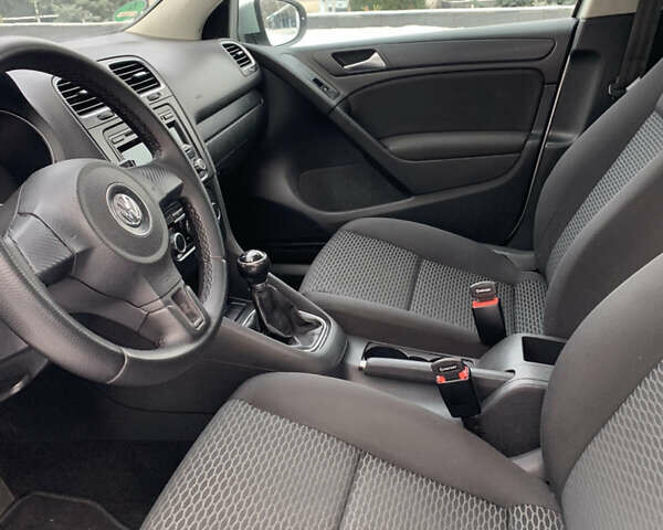 Серый Фольксваген Гольф, объемом двигателя 1.4 л и пробегом 265 тыс. км за 7500 $, фото 15 на Automoto.ua