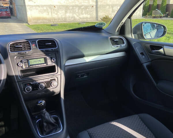 Сірий Фольксваген Гольф, об'ємом двигуна 1.39 л та пробігом 234 тис. км за 7300 $, фото 27 на Automoto.ua