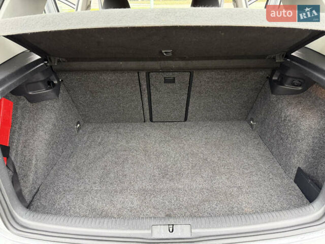 Серый Фольксваген Гольф, объемом двигателя 1.6 л и пробегом 222 тыс. км за 7999 $, фото 36 на Automoto.ua