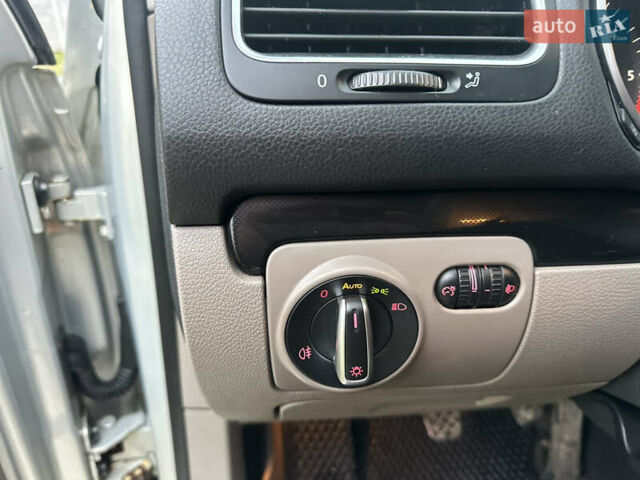 Серый Фольксваген Гольф, объемом двигателя 1.97 л и пробегом 284 тыс. км за 7677 $, фото 17 на Automoto.ua