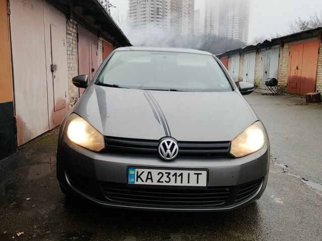 Серый Фольксваген Гольф, объемом двигателя 1.6 л и пробегом 306 тыс. км за 8500 $, фото 1 на Automoto.ua