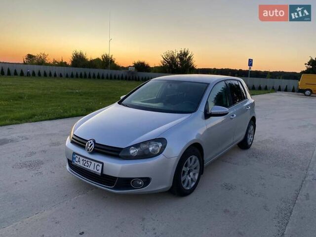 Серый Фольксваген Гольф, объемом двигателя 1.6 л и пробегом 213 тыс. км за 7600 $, фото 4 на Automoto.ua