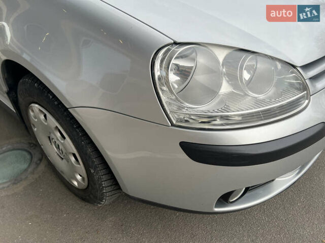 Серый Фольксваген Гольф, объемом двигателя 1.6 л и пробегом 98 тыс. км за 8100 $, фото 8 на Automoto.ua