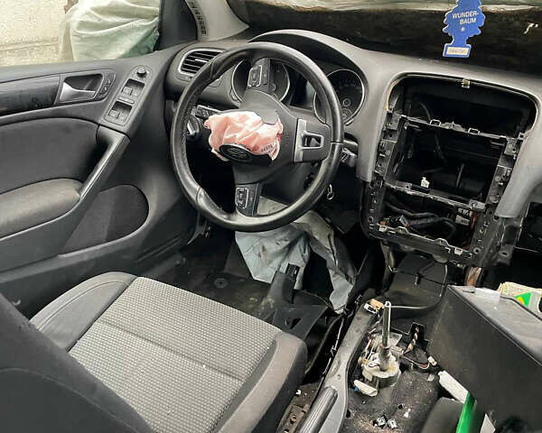 Серый Фольксваген Гольф, объемом двигателя 1.4 л и пробегом 200 тыс. км за 2600 $, фото 2 на Automoto.ua