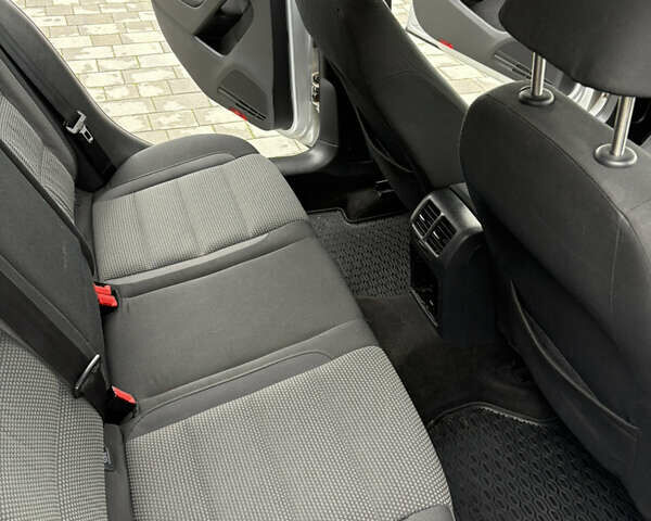 Серый Фольксваген Гольф, объемом двигателя 1.6 л и пробегом 216 тыс. км за 7700 $, фото 21 на Automoto.ua