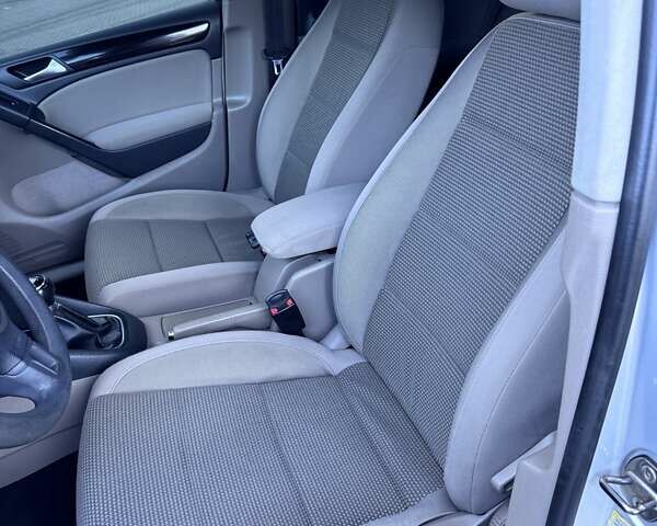 Серый Фольксваген Гольф, объемом двигателя 1.97 л и пробегом 276 тыс. км за 6800 $, фото 5 на Automoto.ua