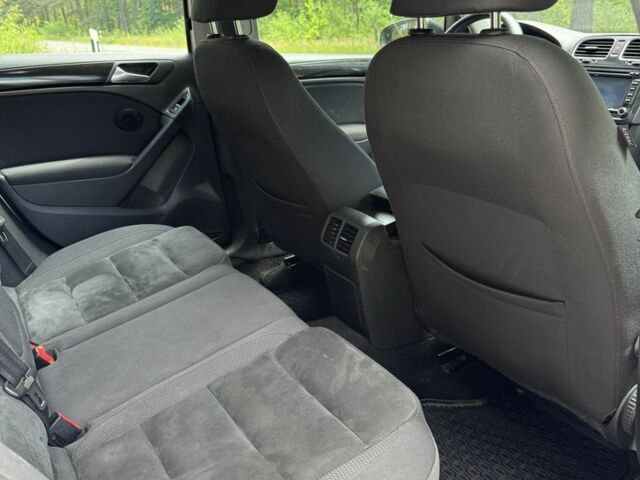 Серый Фольксваген Гольф, объемом двигателя 1.6 л и пробегом 214 тыс. км за 8300 $, фото 7 на Automoto.ua