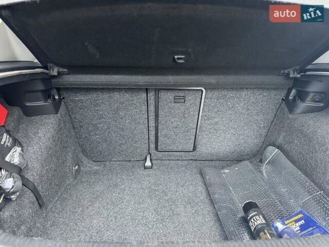 Серый Фольксваген Гольф, объемом двигателя 1.4 л и пробегом 251 тыс. км за 7800 $, фото 4 на Automoto.ua