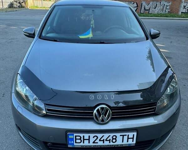 Фольксваген Гольф 2009 в Хмельницком на Automoto.ua Серый Фольксваген Гольф, объемом двигателя 1.97 л и пробегом 233 тыс. км за 8000 $, фото 3 на Automoto.ua