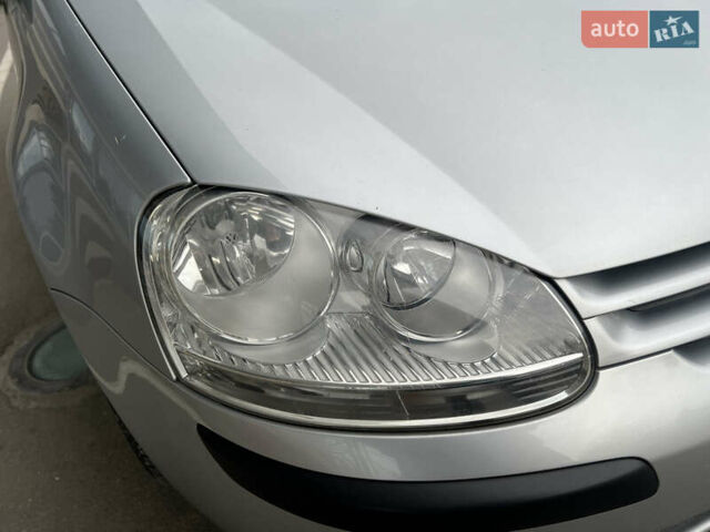 Серый Фольксваген Гольф, объемом двигателя 1.6 л и пробегом 98 тыс. км за 8100 $, фото 10 на Automoto.ua