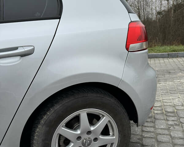 Серый Фольксваген Гольф, объемом двигателя 1.39 л и пробегом 165 тыс. км за 7799 $, фото 6 на Automoto.ua