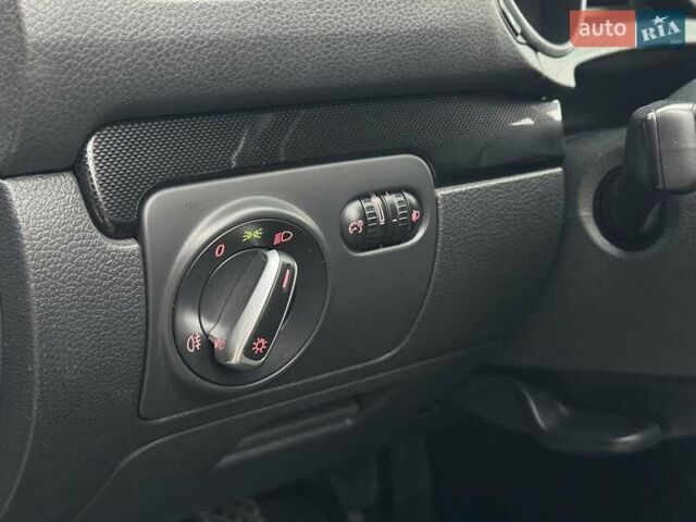 Серый Фольксваген Гольф, объемом двигателя 1.39 л и пробегом 211 тыс. км за 7650 $, фото 44 на Automoto.ua