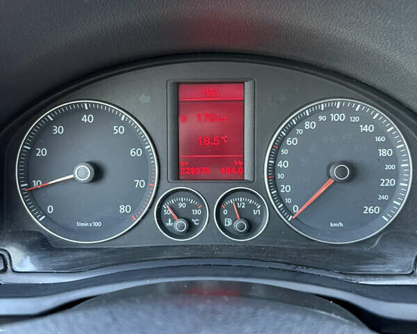 Серый Фольксваген Гольф, объемом двигателя 1.6 л и пробегом 228 тыс. км за 6500 $, фото 23 на Automoto.ua