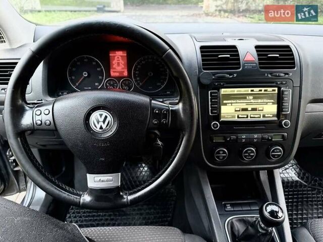 Серый Фольксваген Гольф, объемом двигателя 1.4 л и пробегом 170 тыс. км за 5299 $, фото 11 на Automoto.ua