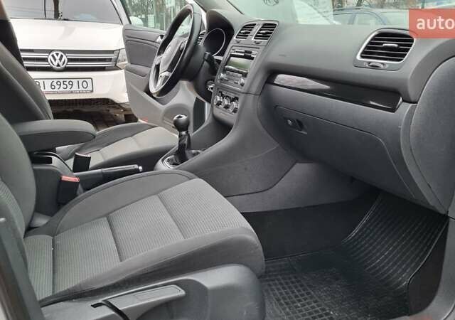 Сірий Фольксваген Гольф, об'ємом двигуна 1.39 л та пробігом 195 тис. км за 7200 $, фото 8 на Automoto.ua