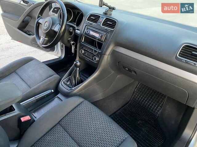 Серый Фольксваген Гольф, объемом двигателя 1.6 л и пробегом 213 тыс. км за 7600 $, фото 16 на Automoto.ua