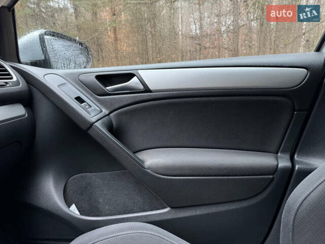 Серый Фольксваген Гольф, объемом двигателя 1.39 л и пробегом 213 тыс. км за 7200 $, фото 39 на Automoto.ua