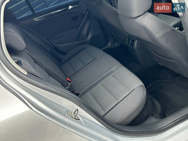 Сірий Фольксваген Гольф, об'ємом двигуна 1.4 л та пробігом 232 тис. км за 8199 $, фото 23 на Automoto.ua