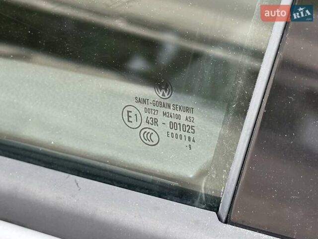 Серый Фольксваген Гольф, объемом двигателя 1.39 л и пробегом 235 тыс. км за 8400 $, фото 68 на Automoto.ua